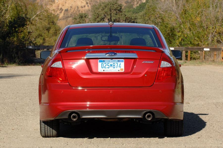  Ford Fusion Sport 2010 года  (фото 26 из 37)